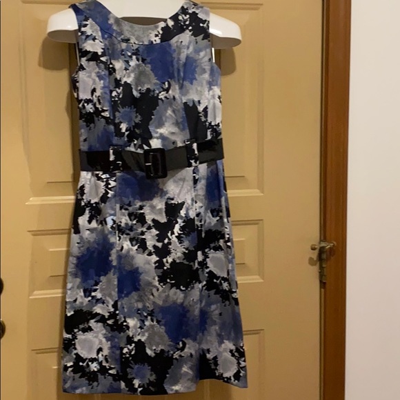 Dress Barn Size 6 Dress w/belted waist Blue Black - Picture 2 of 8